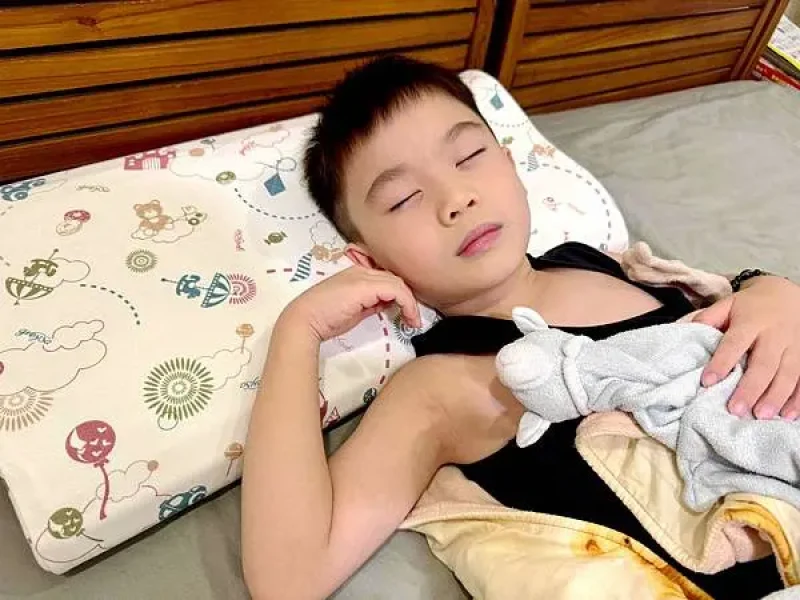 【推薦】【小學生枕頭推薦】提升睡眠品質好幫手｜GreySa格蕾莎｜小學生長曲線記憶枕