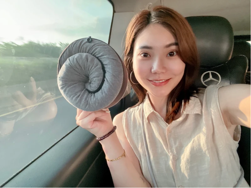 【推薦】〈好物分享〉旅人必備好物｜GreySa格蕾莎 全家福旅行頸枕