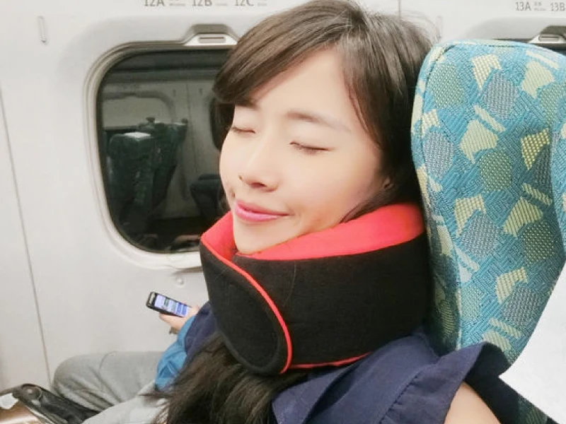 【推薦】旅行必備 GreySa格蕾莎全家福旅行頸枕｜旅行坐車時成為了我睡覺的肩膀！旅遊、候車、高鐵火車飛機極必備・秒殺頸枕款