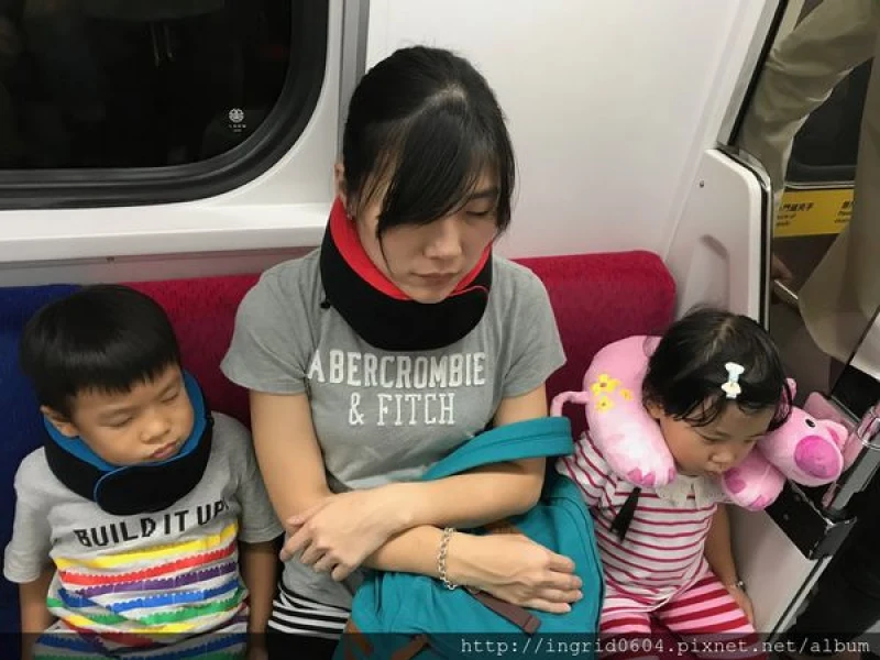【推薦】GreySa格蕾莎 外出旅遊的好夥伴 全家福旅遊頸枕